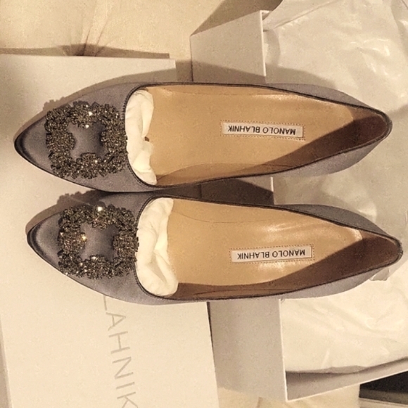 Manolo Blahnik Hangisi grey satin pump - Picture 3 of 8